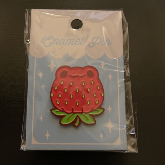 Hot Topic Strawberry Frog Enamel Pin NWT - Picture 3 of 4
